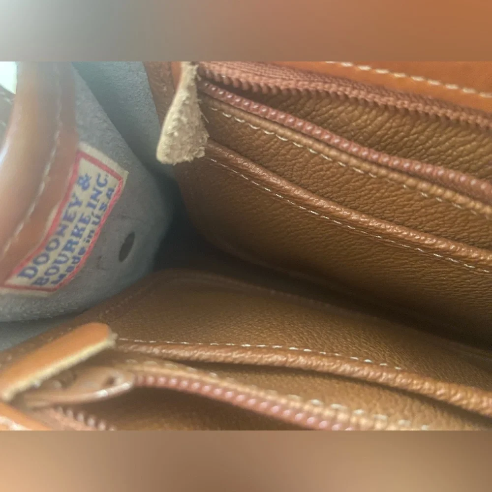 Dooney & Bourke Vintage 80s Shoulder Crossbody Leather Bag - Picture 10 of 13